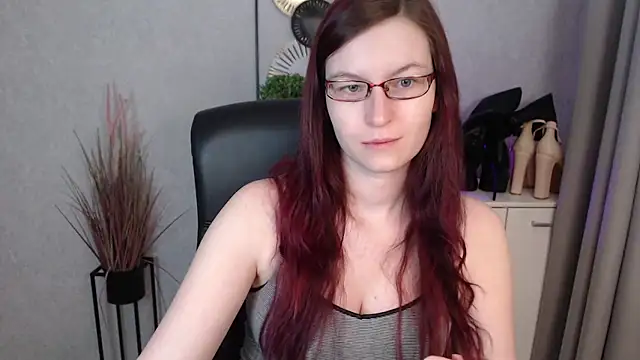 emmaxDelight online show from January 19, 7:15 am