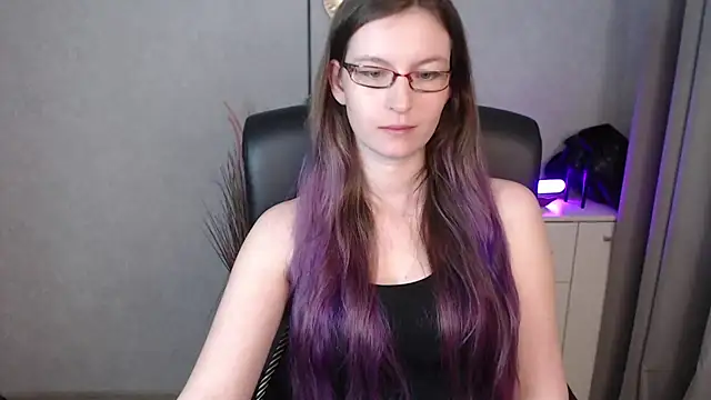 emmaxDelight online show from October 24, 6:42 am