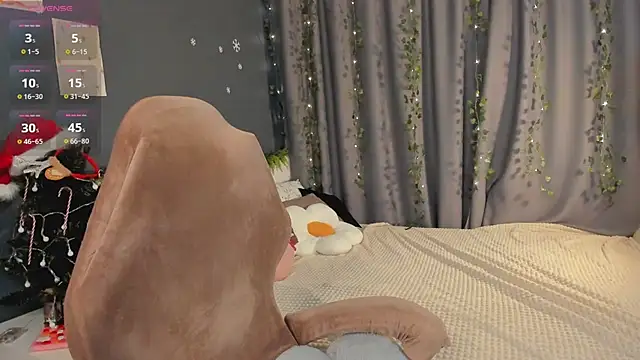  Jenny Miller  online show from January 17, 8:55 am