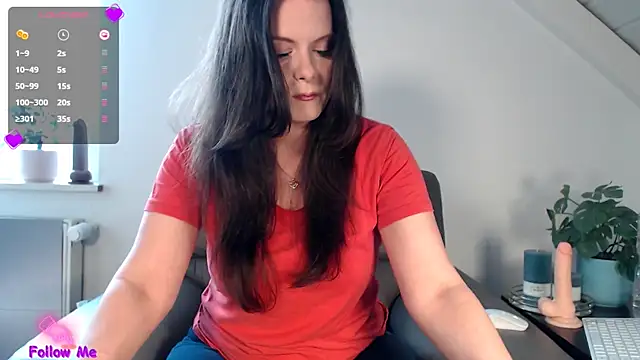 BellaBigBoobz online show from May 21, 9:51 am