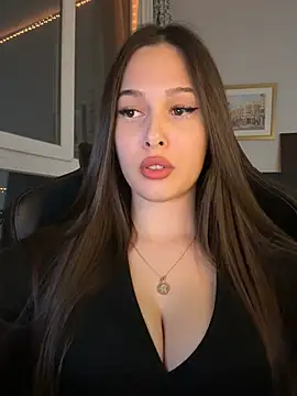 EricaWalls online show from March 17, 8:46 pm