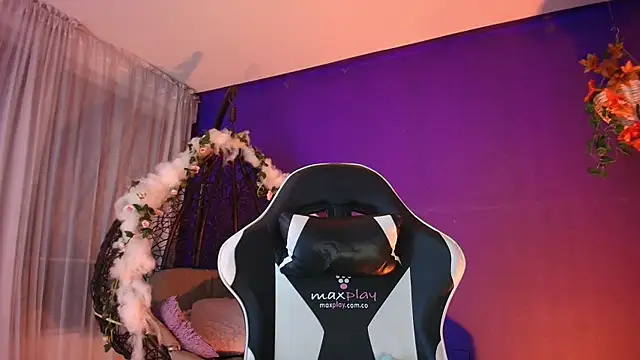 vanelope11 online show from April 18, 2:58 am