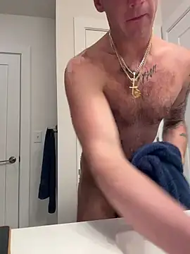 Snapshot of PeytonJohnn chatting on October 16, 11:07 pm PeytonJohnn online show from October 16, 11:07 pm