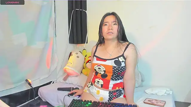 litle mily  online show from April 14, 9:59 pm