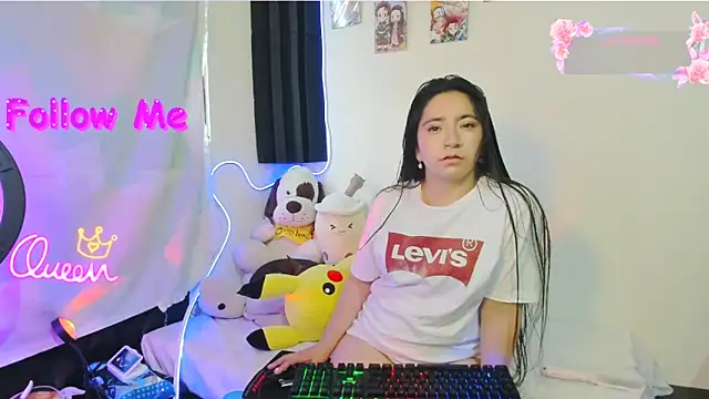 litle mily  online show from June 5, 10:05 pm