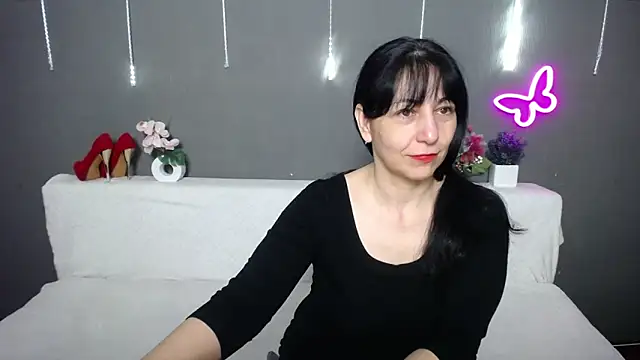 LiluGrants online show from April 19, 6:32 pm