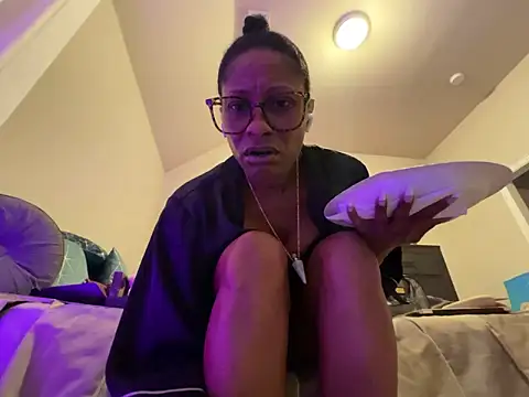 wynterheat online show from October 16, 8:28 am