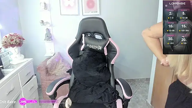 Melannyy  online show from April 8, 12:46 am