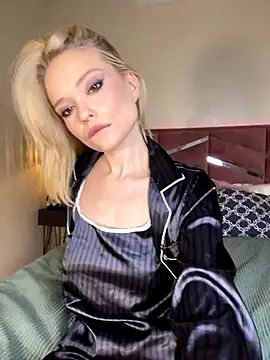 dollfromvenus online show from September 26, 6:27 pm