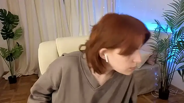 FoxyRayy online show from November 10, 10:32 am