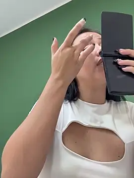 iiris  online show from November 4, 2:33 pm