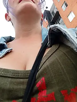 sophie banger online show from November 29, 8:35 pm