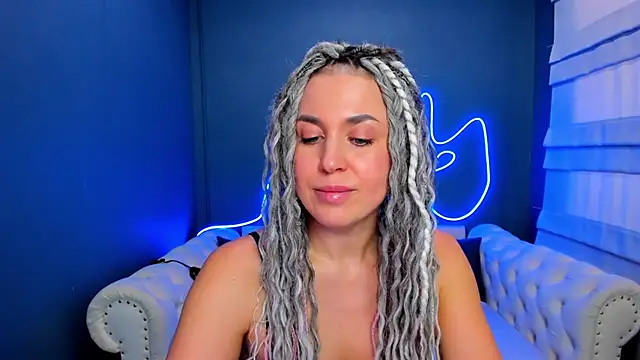 rock n roxy online show from February 5, 7:00 am