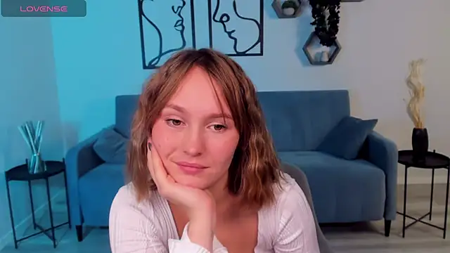 BritnieCute online show from November 13, 6:12 am