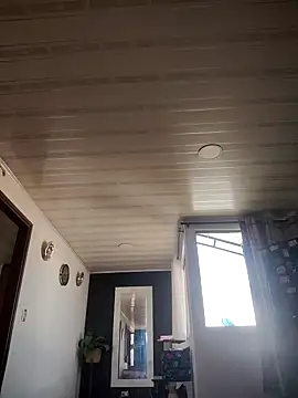 LaurenWelly  online show from April 16, 8:08 pm