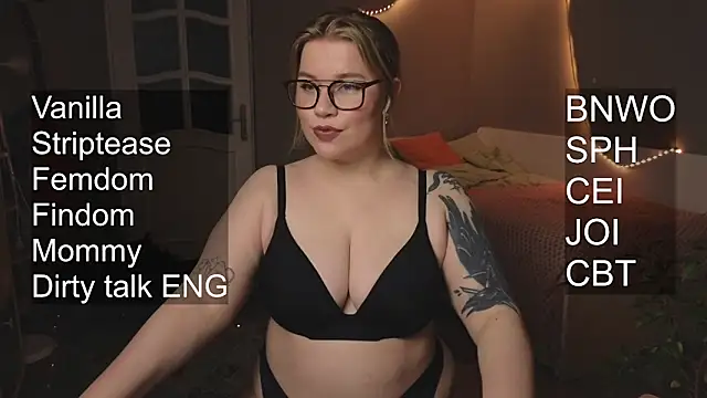 Kira Citro online show from December 19, 10:24 pm