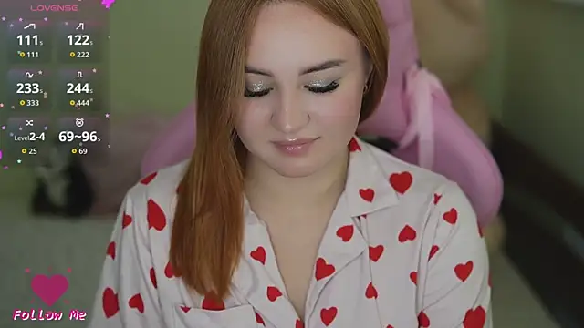 Snapshot of LovelyBell chatting on October 14, 1:25 pm LovelyBell online show from October 14, 1:25 pm