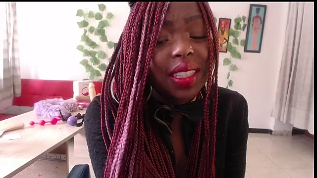 Snapshot of _Zooee chatting on October 23, 5:30 pm Zooee online show from October 23, 5:30 pm