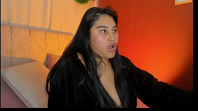 Little Ivy online show from December 18, 8:02 pm