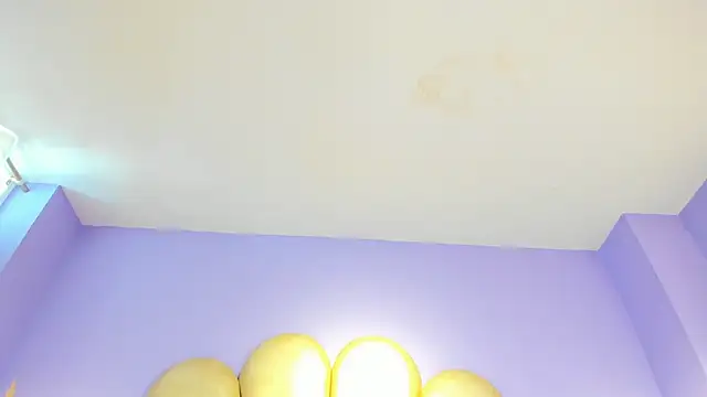 Isis Osman online show from April 18, 7:58 pm