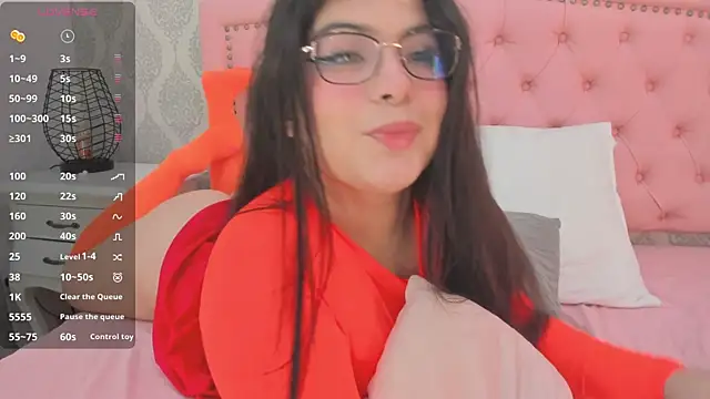 martina rivera  online show from October 28, 12:22 pm