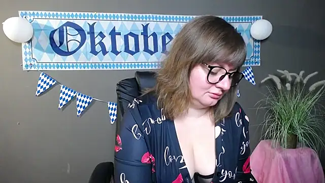 ZannaDreil online show from October 10, 7:19 pm