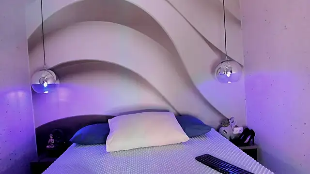 LottiCarter online show from April 6, 1:49 am