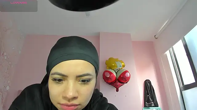 soyzarahtorres online show from October 13, 3:36 pm