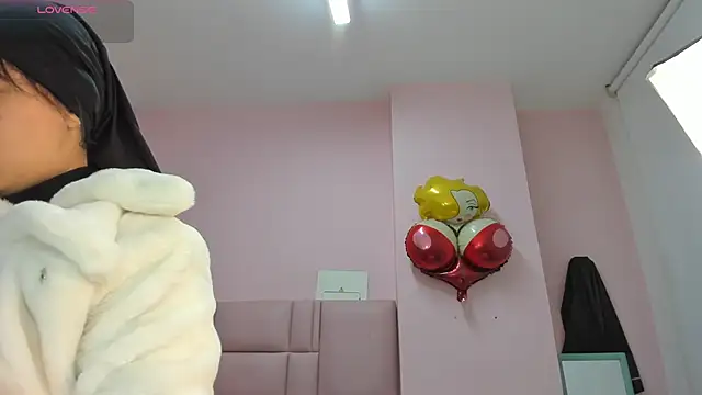 soyzarahtorres online show from September 16, 12:29 am