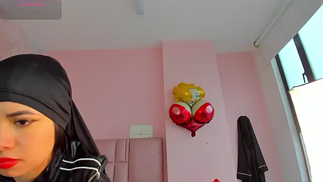 soyzarahtorres online show from September 27, 4:36 pm