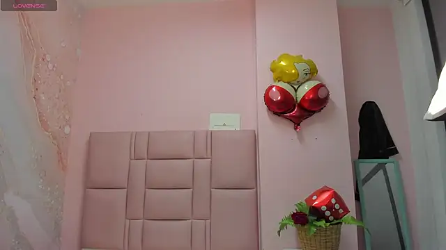 soyzarahtorres online show from October 21, 11:31 pm