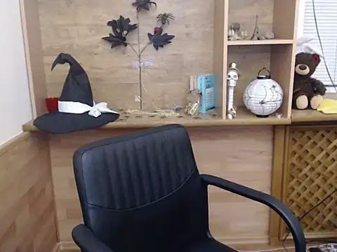 DaniellaKiss online show from November 28, 8:45 pm