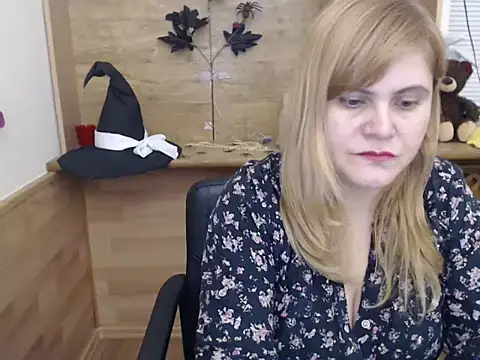 DaniellaKiss online show from November 26, 6:42 pm