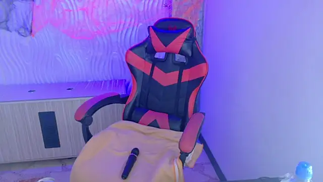  Emmaa Harper online show from October 25, 7:05 am