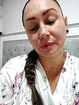 milly sanchez online show from February 10, 2:03 am