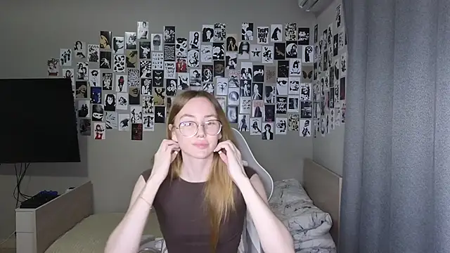 littlevildevil online show from June 20, 8:29 am