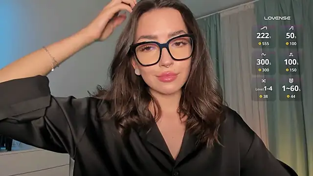 Oh My Dianee online show from October 16, 8:28 am