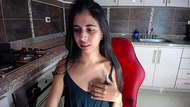 anna alvarez online show from December 19, 12:30 pm