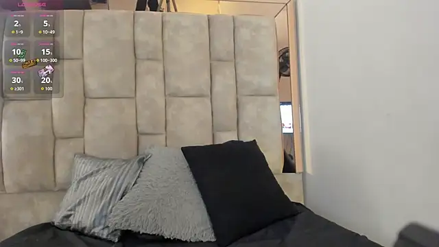 Oliviaa Evans online show from January 16, 2:51 am