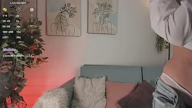 aisha bx online show from February 28, 1:43 pm