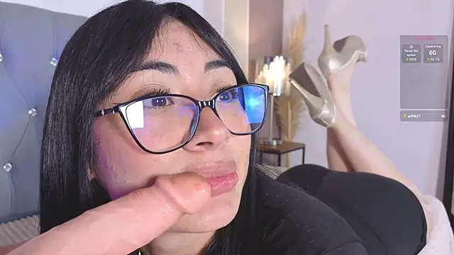 aprildreams19 online show from January 9, 1:37 pm