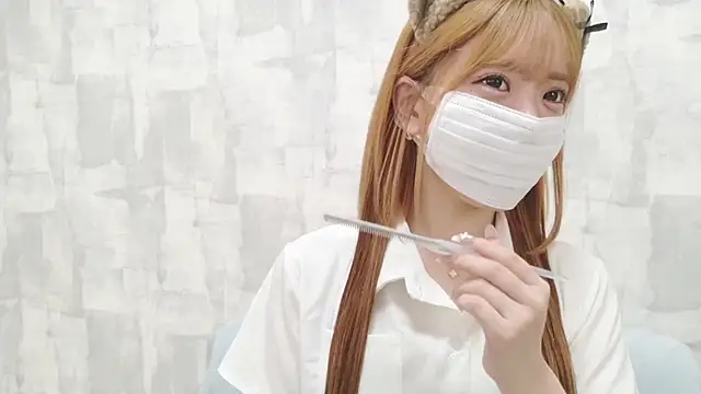 LOVE MOMO LOVE online show from February 8, 11:47 am