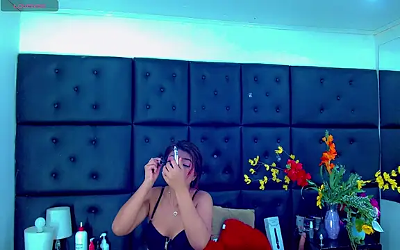 Isalombardi online show from February 19, 3:06 am