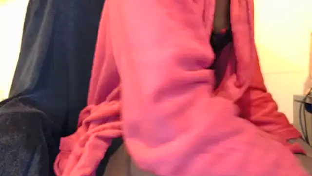 misswetlipss online show from December 21, 1:48 pm