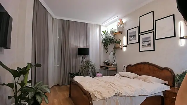 NicoleLuv online show from November 7, 2:44 pm