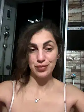 EmaSkyes online show from November 17, 7:25 pm