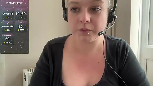 NaughtyWifeUK online show from April 15, 12:17 pm