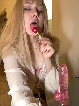 LolaBrattySweetie online show from December 2, 11:07 pm