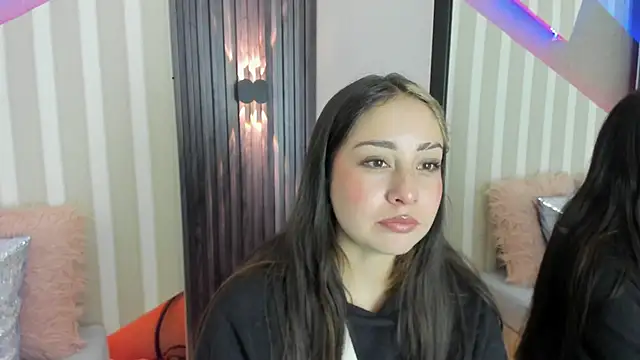 Snapshot of emily_layton chatting on October 19, 4:31 pm emily layton online show from October 19, 4:31 pm