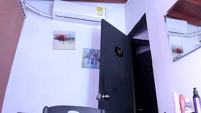 alondrabigtits online show from March 27, 11:11 am